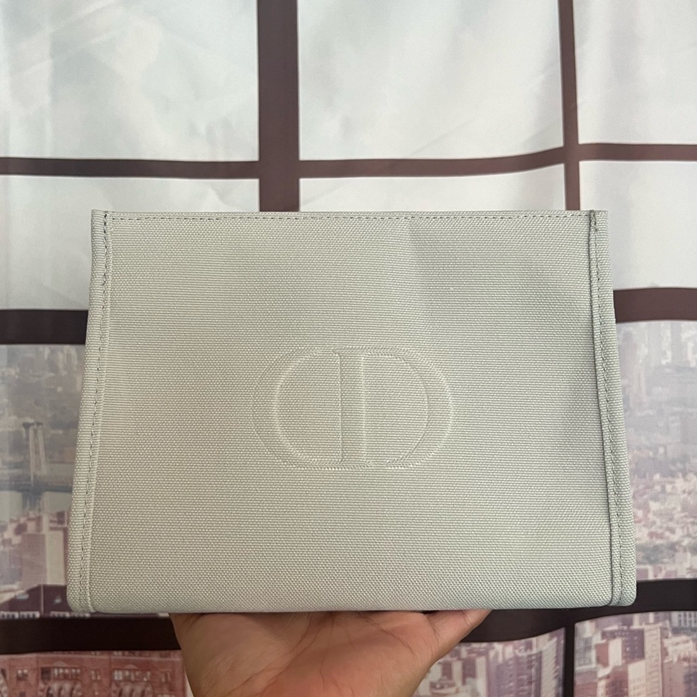 NWT Christian Dior Logo Light Baby Blue Makeup Cosmetics Bag Box fair condition